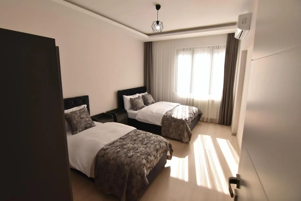 ترابزون Nora Suite 0*,